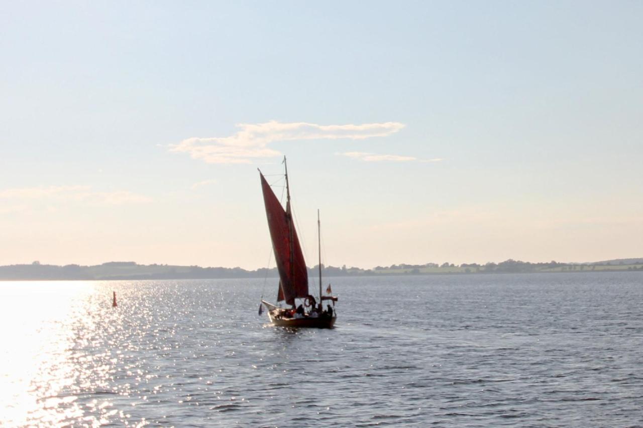 Strandnah Mit Terrasse, Gratis Nutzung Vom Ahoi Erlebnisbad Und Sauna In Sellin - Strandhaus Moenchgut Fewo06 ロープベ エクステリア 写真